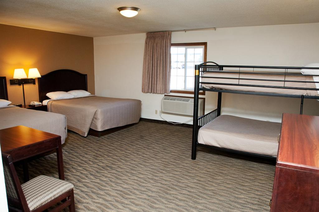 Americas Best Value Inn & Suites Atlantic Exterior photo