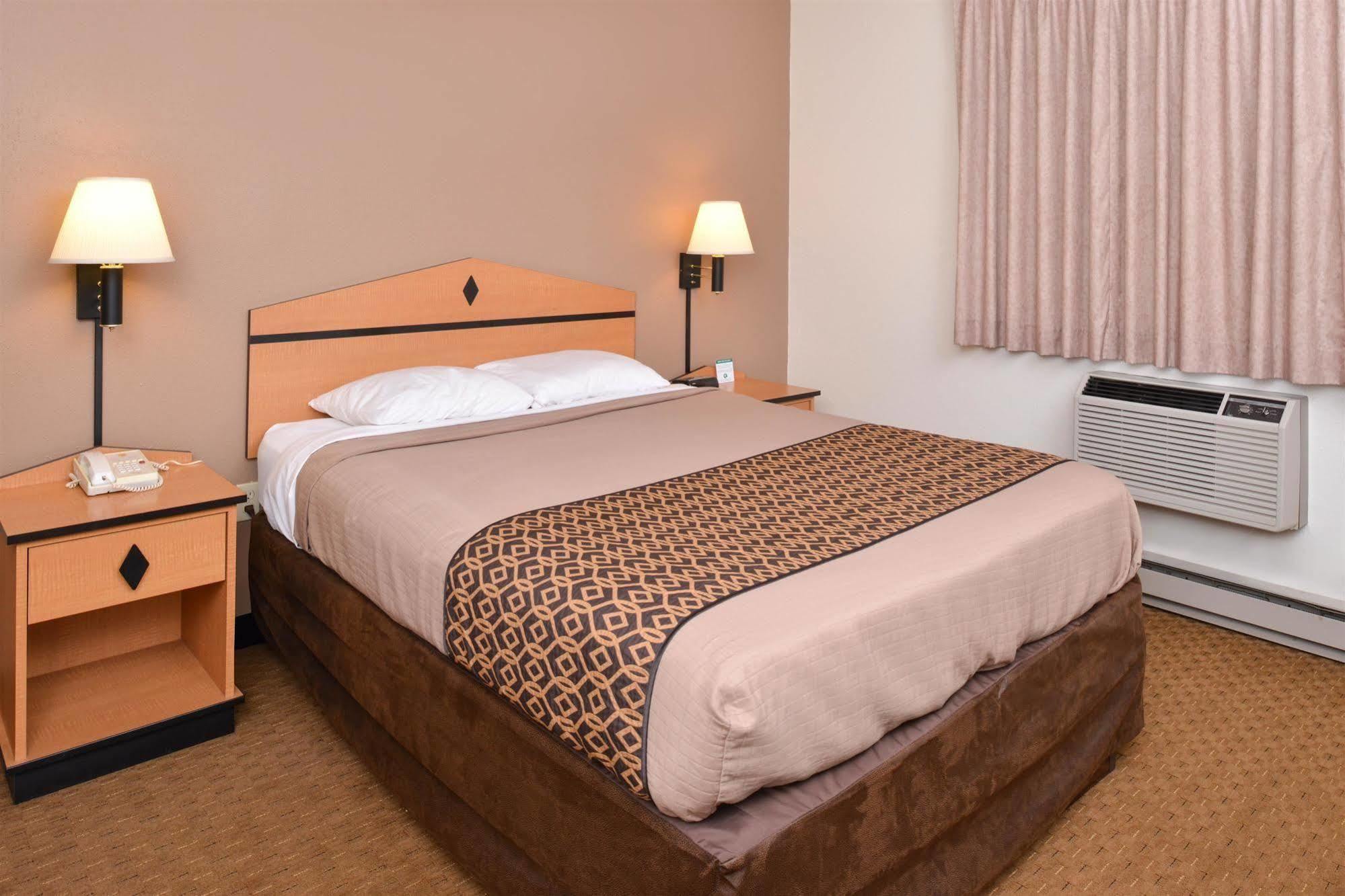 Americas Best Value Inn & Suites Atlantic Exterior photo