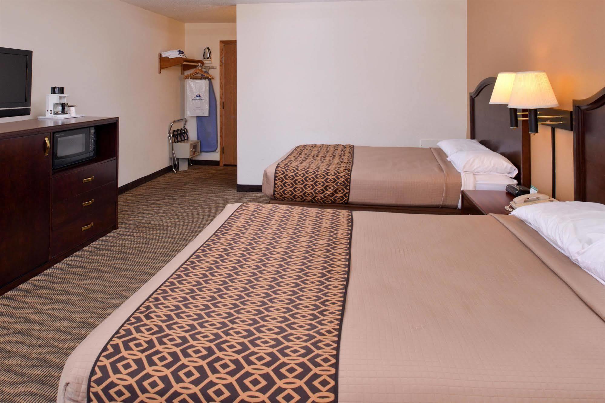 Americas Best Value Inn & Suites Atlantic Exterior photo