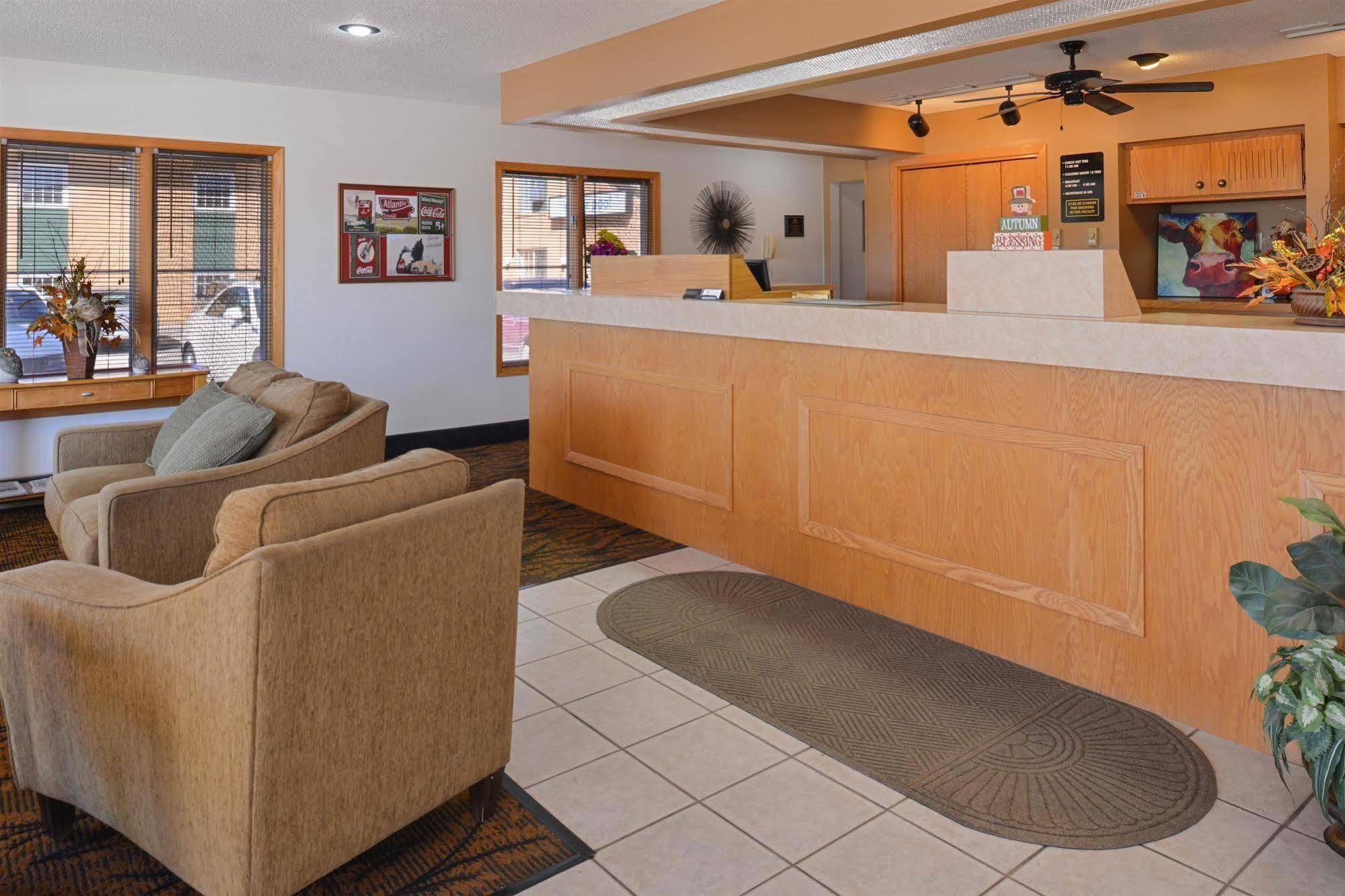 Americas Best Value Inn & Suites Atlantic Exterior photo